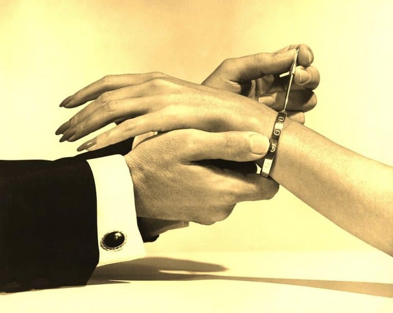 Comment Reconnaître Un Faux Bracelet Cartier Love Cartier Love Bracelet Real vs. Fake | How to Spot a Genuine One