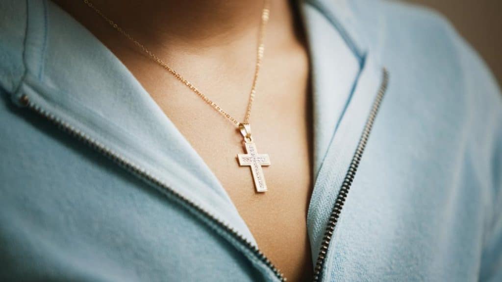 6 Best Cross Necklaces for Women in 2023 Faith Meets Style