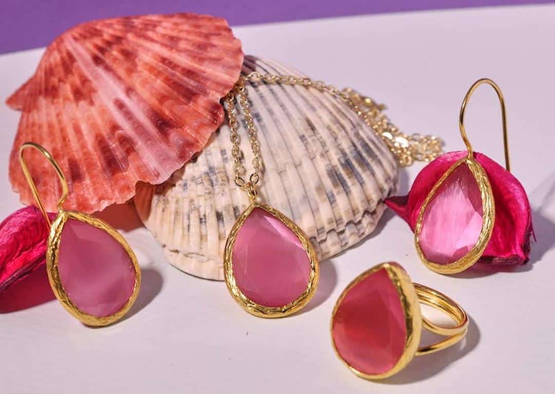 How to Clean Gold Earrings Get Rid of Oil, Dirt & Residues